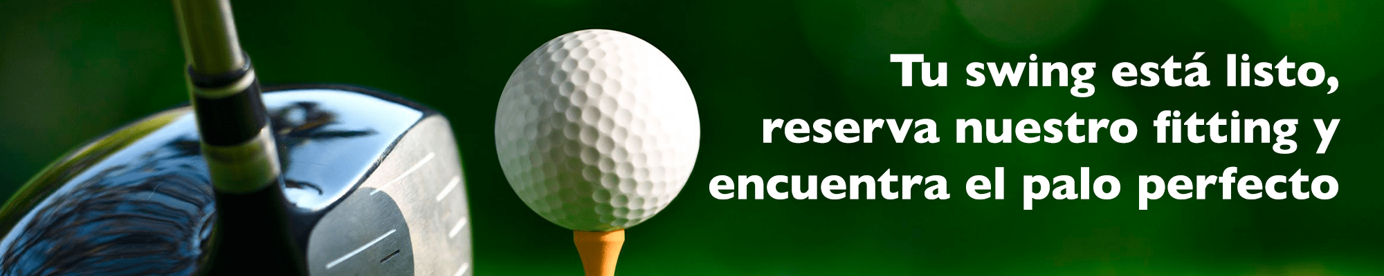 Palo y bola de golf preparados en el tee para fitting personalizado.